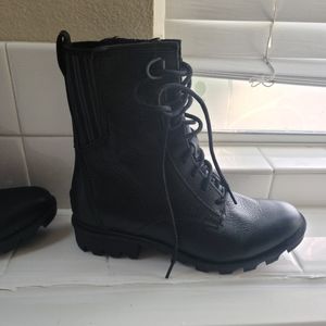 Black Sorel Joan of Arc Boots